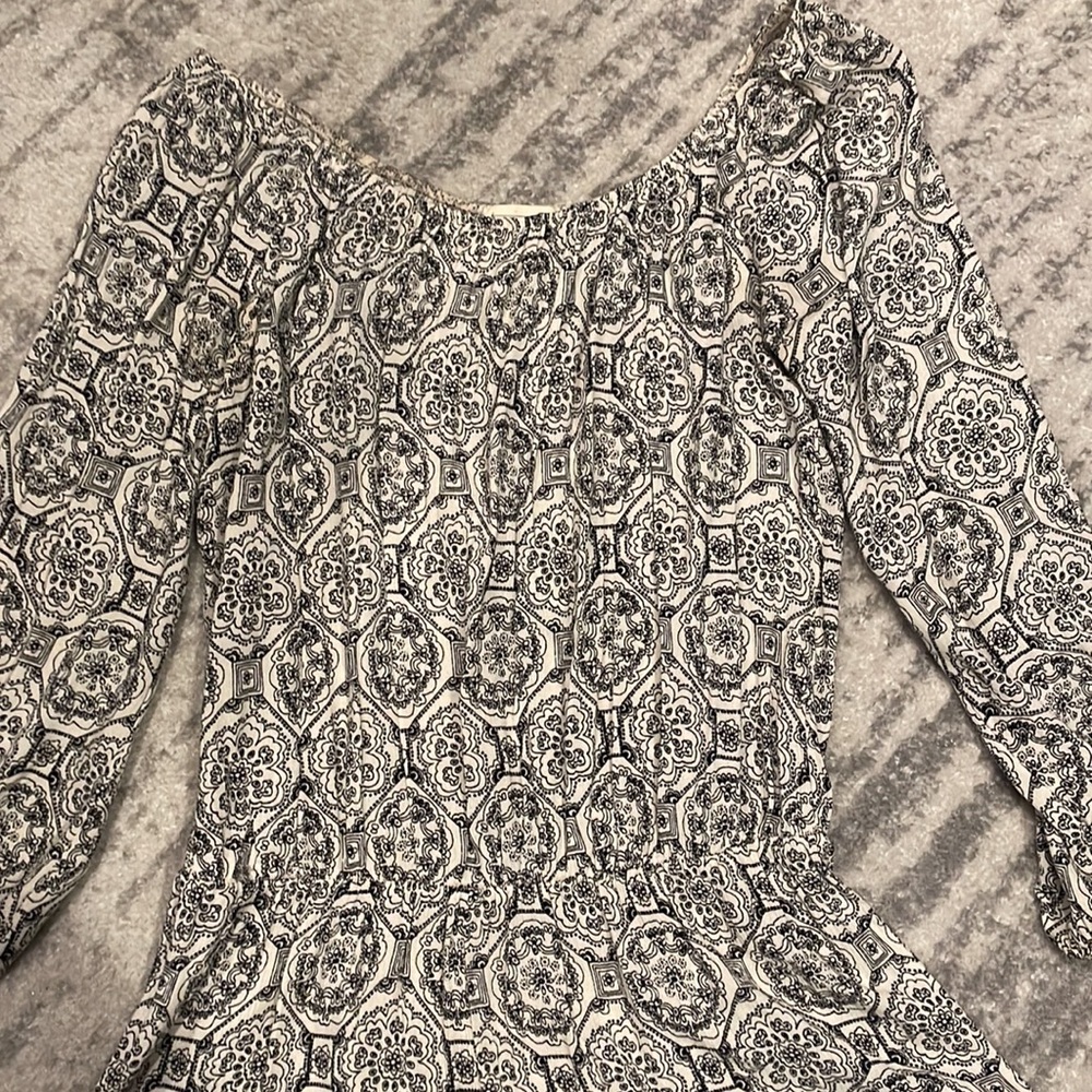 Romper - Picture 2 of 3